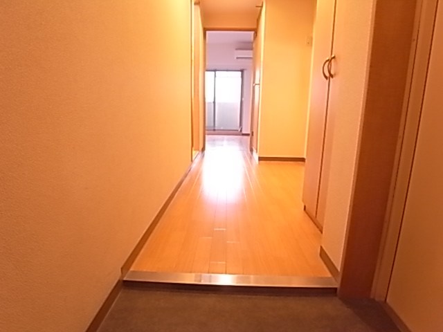 アクア西宮本町の玄関写真