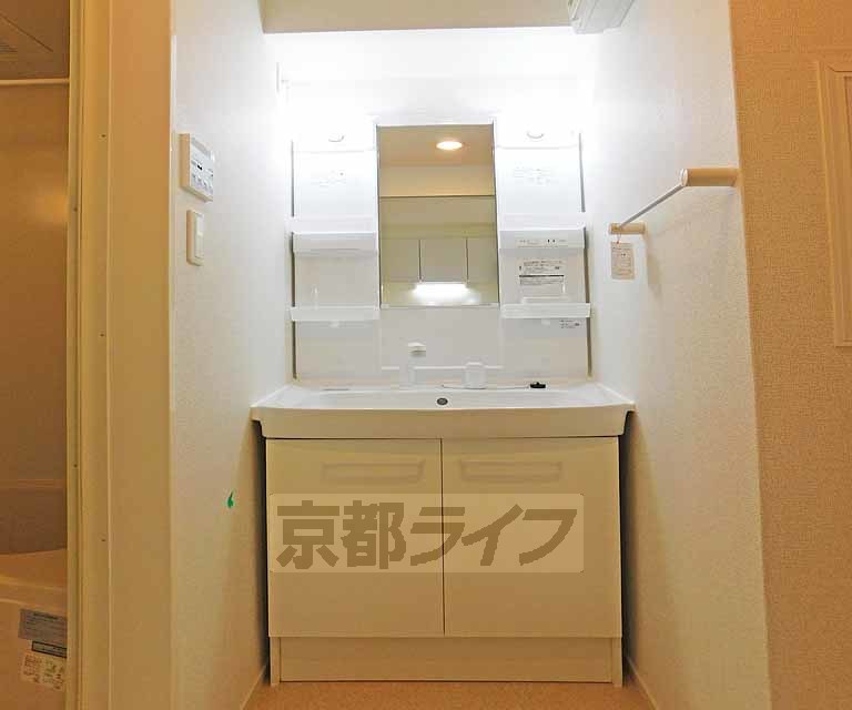 洗面設備　もちろんシャワ～ヘッド～！