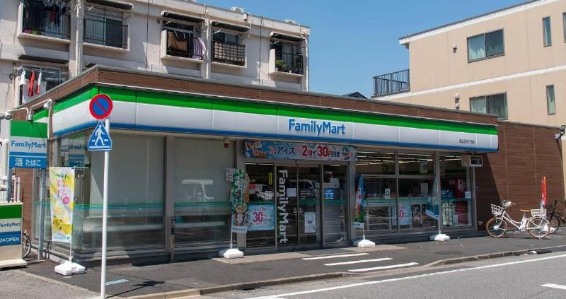 コンビニ　ファミリーマート（コンビニ）まで290m