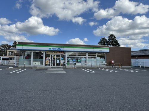 コンビニ　ファミリーマート 三里塚梅園店（コンビニ）まで85m