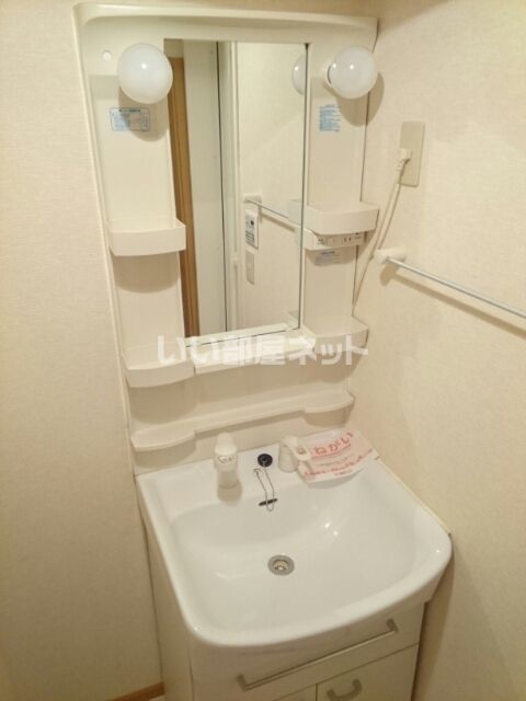 Yi アイリスの内装写真