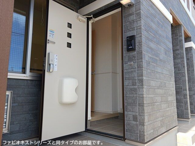 リヴェール フウキBの玄関写真