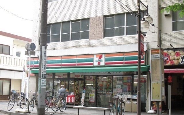 コンビニ　セブンイレブン（コンビニ）まで400m