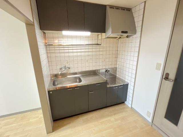 キッチン　コンパクトなキッチンで掃除もラクラク