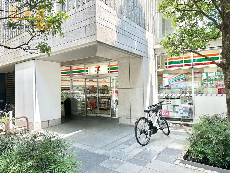 コンビニ　セブンイレブン十二社店（コンビニ）まで614m