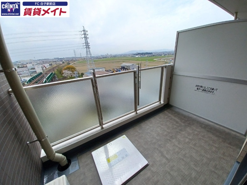 バルコニー　同物件別室画像