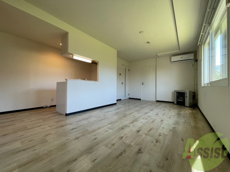 居室・リビング　広くてキレイなお部屋が広がっていて、充実した生活が送れそう。
