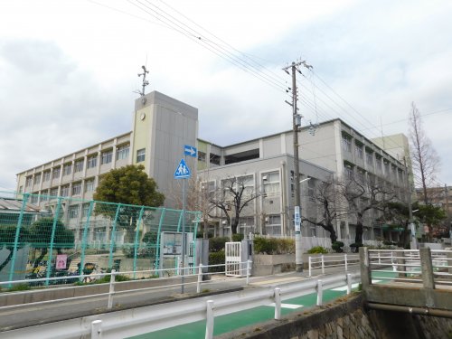 小学校　神戸市立御影小学校（小学校）まで549m