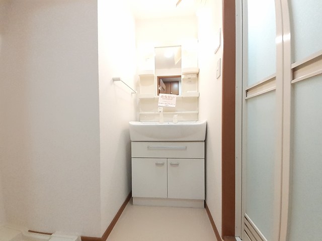 洗面設備　シンプルで使いやすい洗面台です！