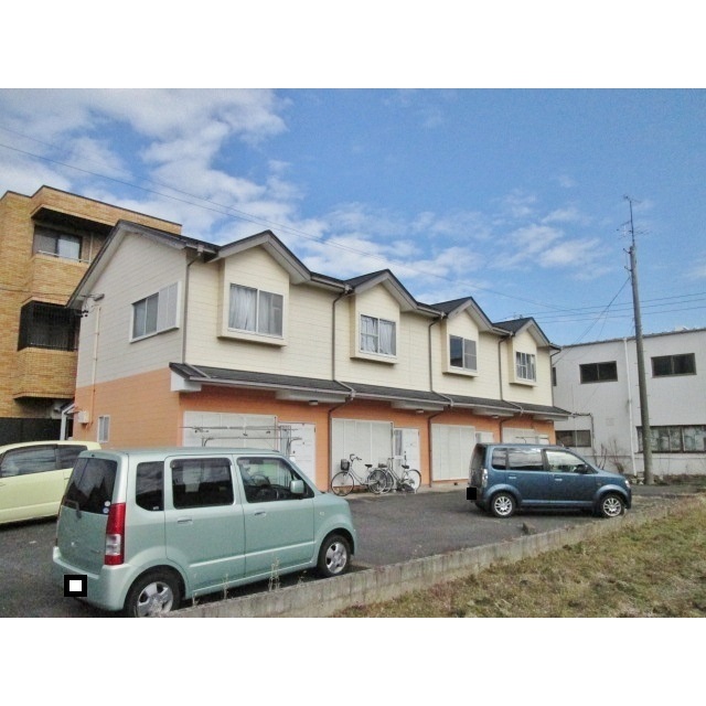 羽島市竹鼻町飯柄のアパートの建物外観