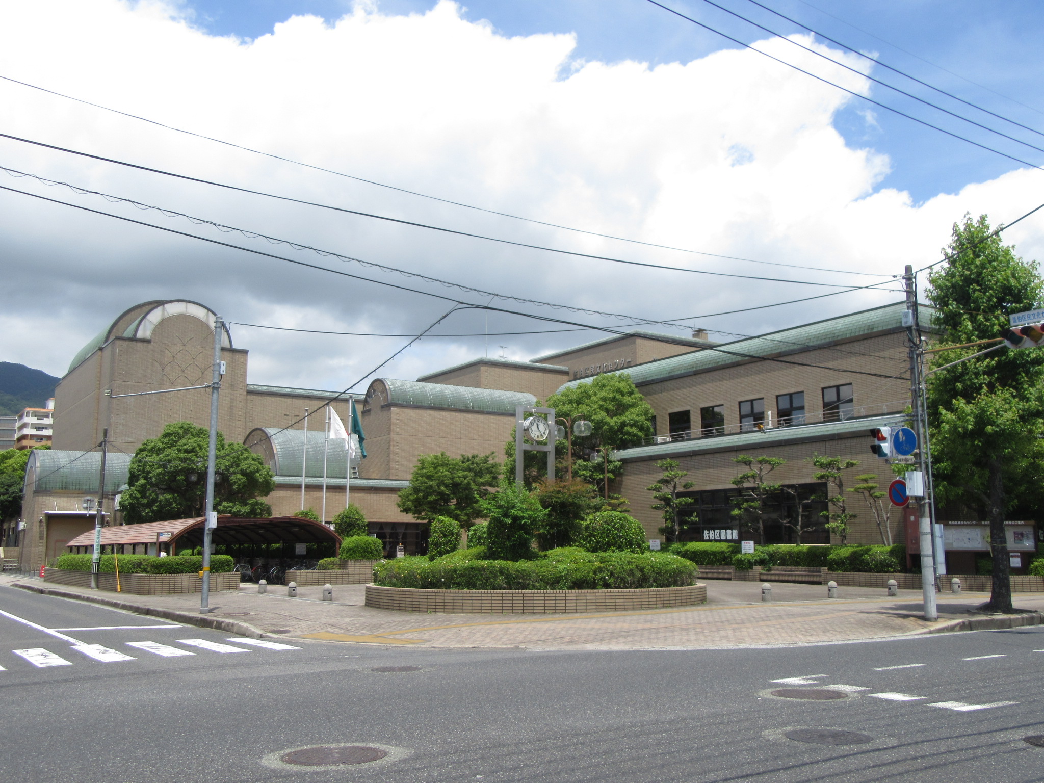 図書館　広島市立佐伯区図書館（図書館）まで844m