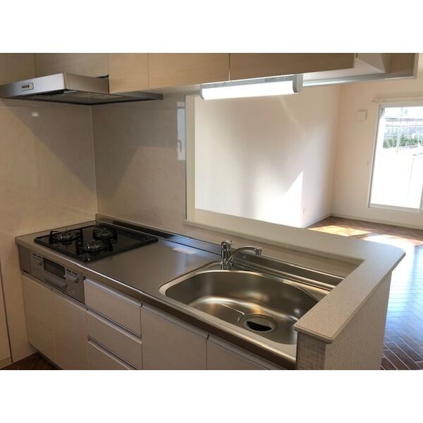 キッチン　コンロは都市ガス使用です♪