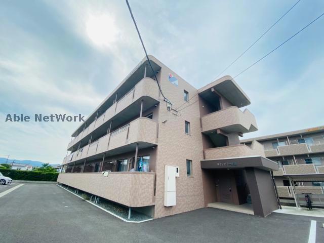 熊本市北区清水東町のマンションの建物外観