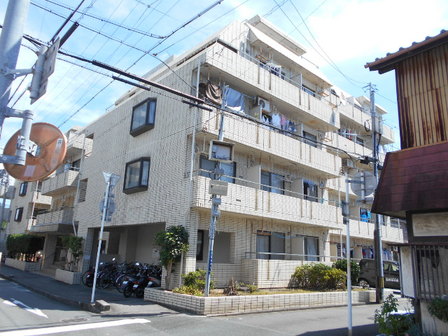 浜松市中央区中沢町のマンションの建物外観