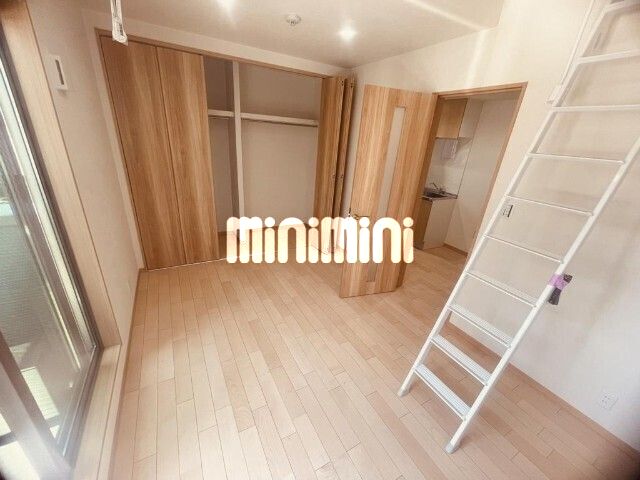 居室・リビング　同タイプ別部屋の写真です