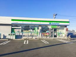 コンビニ　ファミリーマート木曽川役場前店（コンビニ）まで635m
