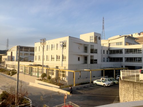 中学校　陶都中学校（中学校）まで555m