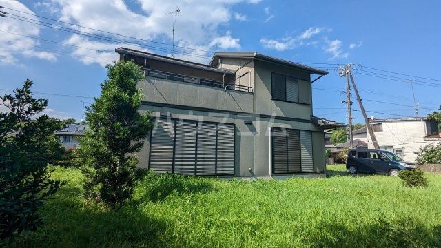 新居町戸建の建物外観