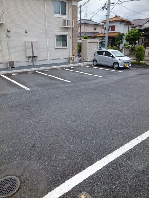 【富岡市一ノ宮のアパートの駐車場】