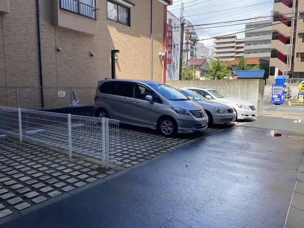 【ステラコートの駐車場】