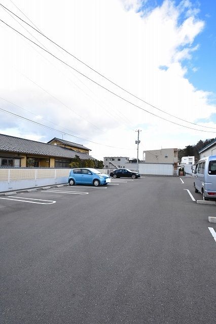 【田村市船引町船引のアパートの駐車場】