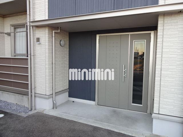 エントランス　入り口の様子です。