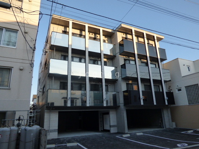 札幌市西区山の手二条のマンションの建物外観