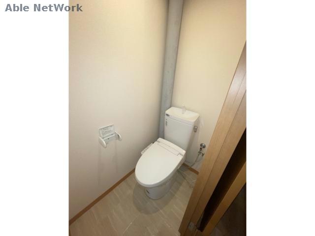 西尾市 3階建 築36年のトイレ写真