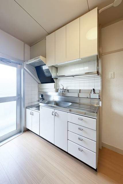 キッチン　収納充実のキッチンです