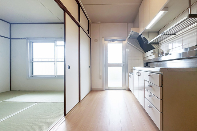 居室・リビング　ふすまを開けて広くお使いいただけます