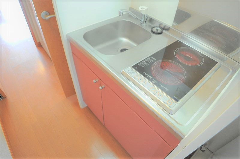 キッチン　同タイプ物件の為、形状や間取寸法、色調等が実際とは異なります