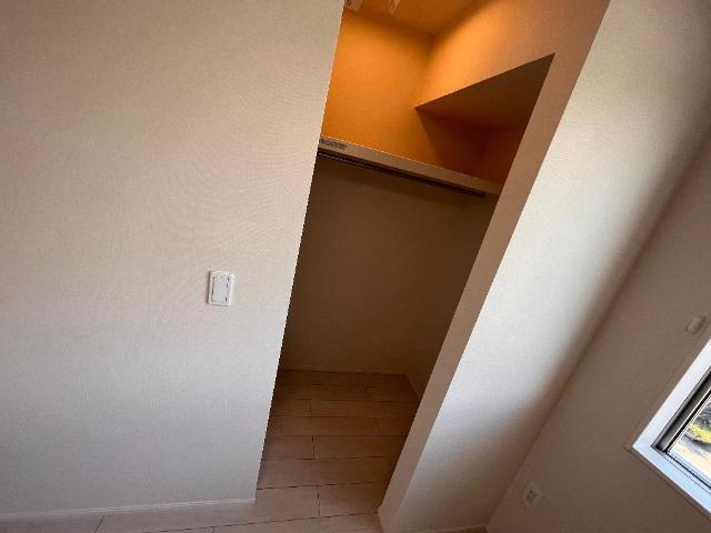 収納　洋室ウォークインクローゼット