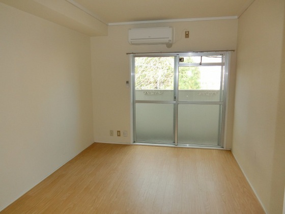 居室・リビング　※別部屋の写真です