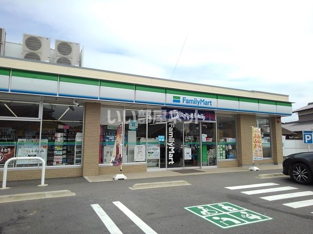 コンビニ　ファミリーマート 四日市小杉町店（コンビニ）まで294m