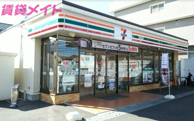 コンビニ　セブンイレブン鈴鹿白子駅前店（コンビニ）まで1017m