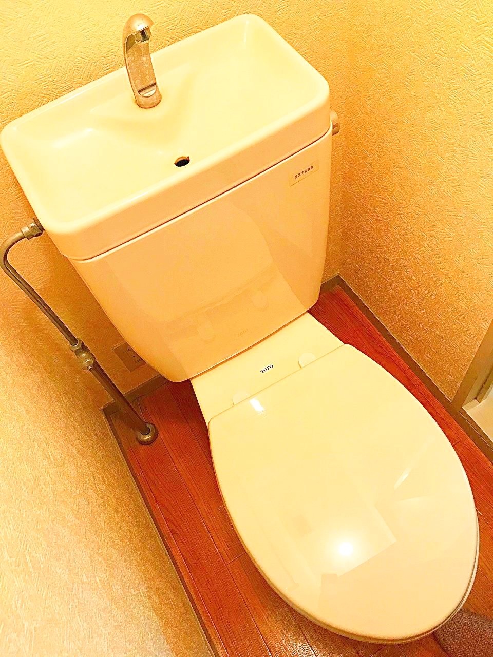 西鉄天神大牟田線 春日原駅 徒歩8分 2階建 築30年のトイレ写真