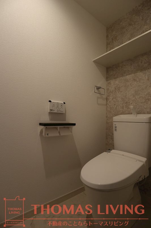 トイレ　反転タイプのお写真です。