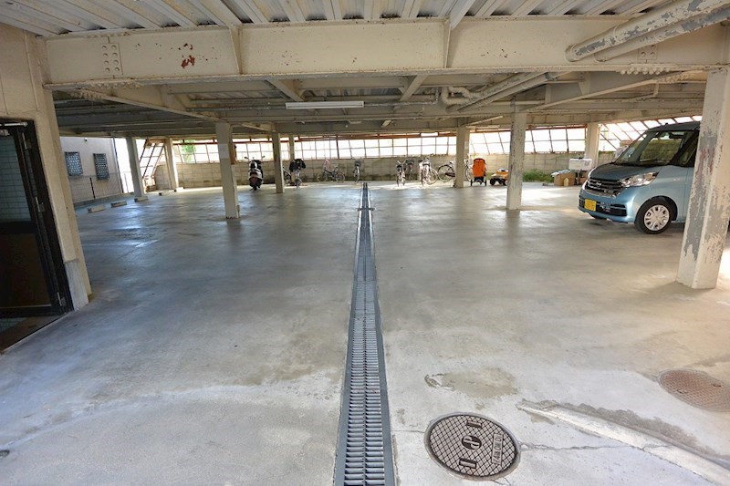 駐車場　駐車スペース