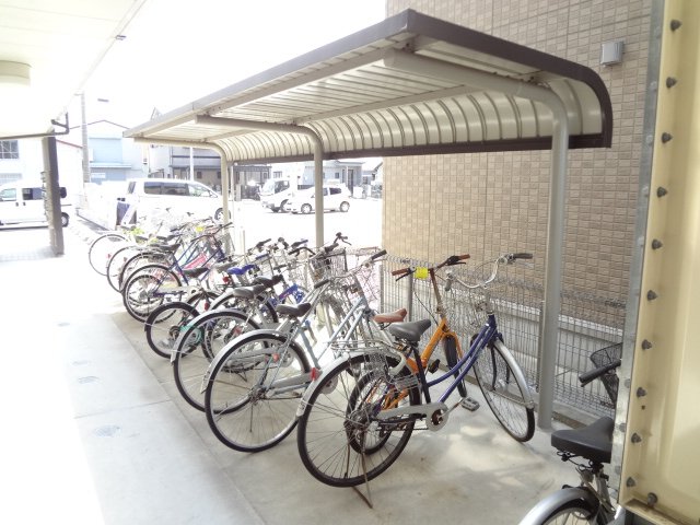 その他共有部分　屋根付き駐輪場
