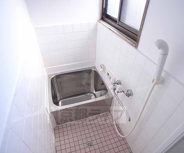 バス・シャワールーム　シャワーもついてます！