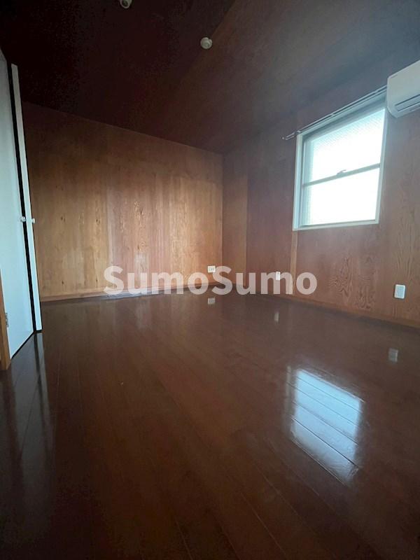 居室・リビング　こちらの居間で趣味の時間をお楽しみください