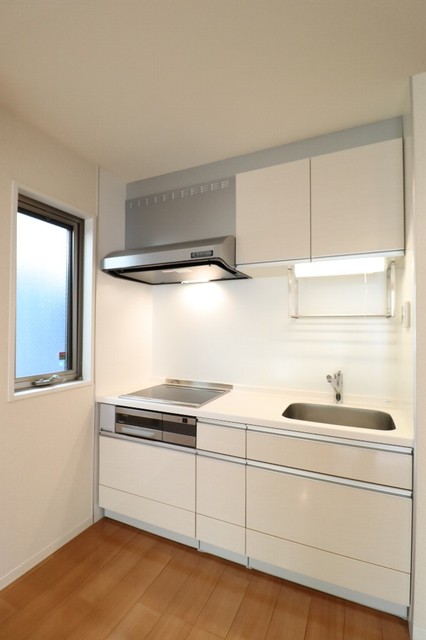 キッチン　ＩＨコンロ２口・グリル付きのシステムキッチン