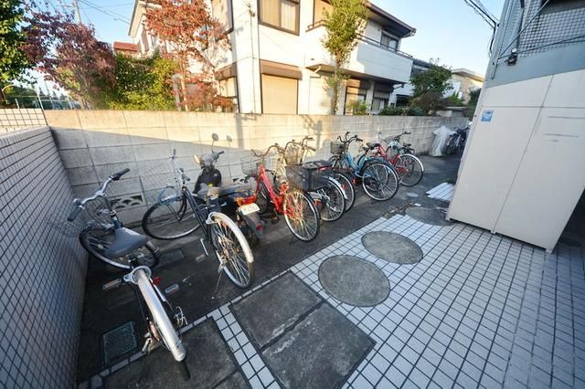 ロビー　☆自転車置き場☆