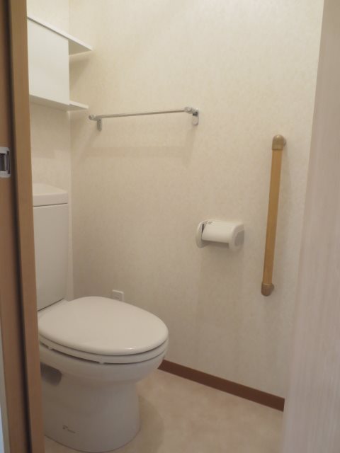 その他　※温水洗浄便座ついてます。