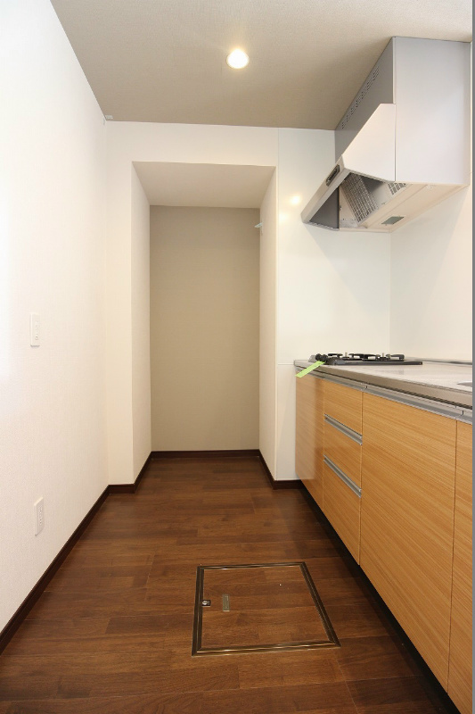 キッチン　正面の壁を減らした開放的なキッチンです★