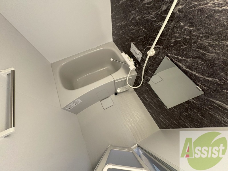 バス・シャワールーム　お風呂になります。一日の疲れを癒してくださいね。