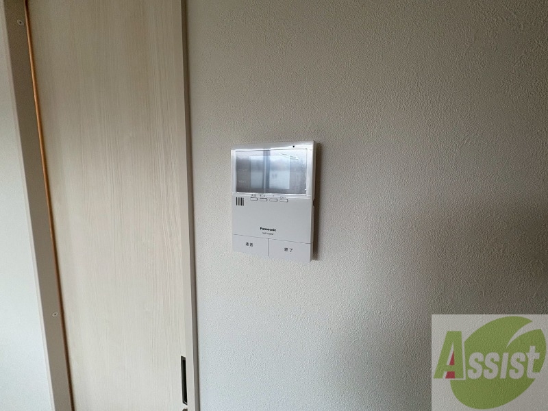 セキュリティ　ＴＶモニター付インターホンです。来客者の顔が見えるので安心！