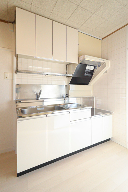 キッチン　コンパクトながら使いやすいキッチン