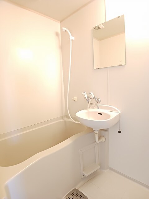 バス・シャワールーム　バス