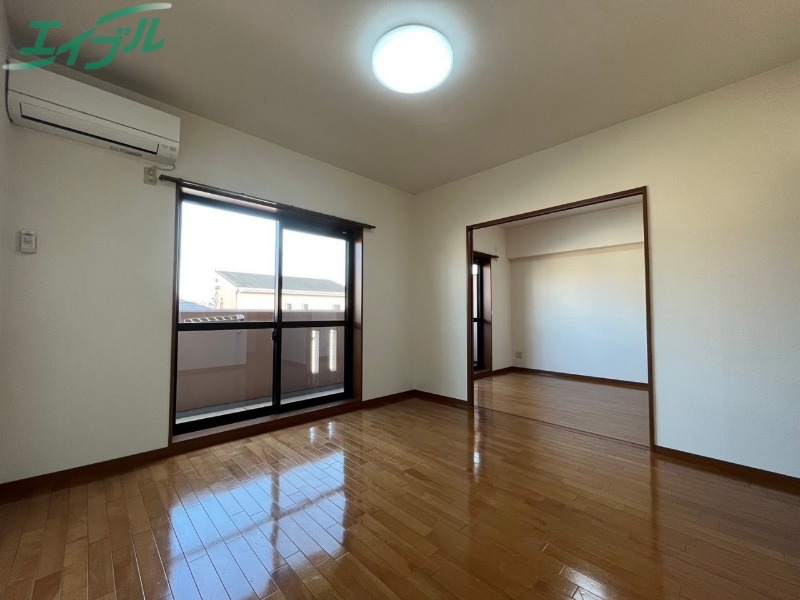 居室・リビング　同型参考写真